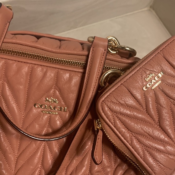 Rose/Pink colored Coach handbag and matching wallet with gold hardware. - Picture 3 of 12